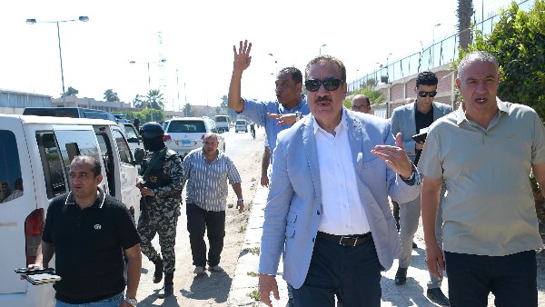 خلال جولة ميدانية بحي الضواحي.. محافظ بورسعيد يلاحظ تدني مستوى النظافة