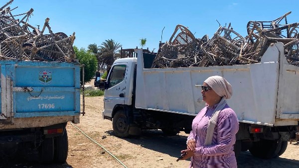 تنفيذا لتوجيهات الرئيس.. إزالة إشغالات الشاطئ غرب بورسعيد