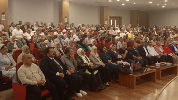 رئيس جامعة بورسعيد: مصلحة الطلاب أولويتنا.. وتمكين شباب الباحثين وبناء قدراتهم أساس مستقبل الجامعة