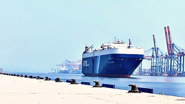 نشاط ملحوظ بموانئ المنطقة الاقتصادية.. مينائى شرق وغرب بورسعيد