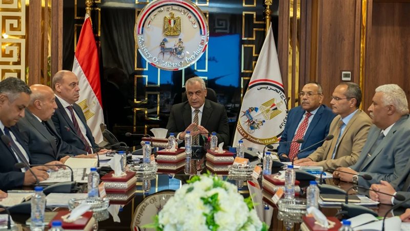“جمبلاط” يتابع الموقف التنفيذي للتعاقدات وخطط تطوير شركات الإنتاج الحربي المصنعة للذخائر