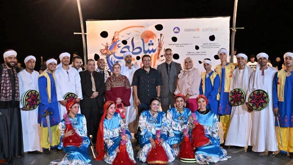 افتتاح فعاليات الدورة السادسة لمهرجان “شاطئ الفن” برأس البر