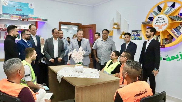 محافظ دمياط وصندوق مكافحة الإدمان يتفقدان معرض منتجات المتعافين المصنوعة بأيديهم