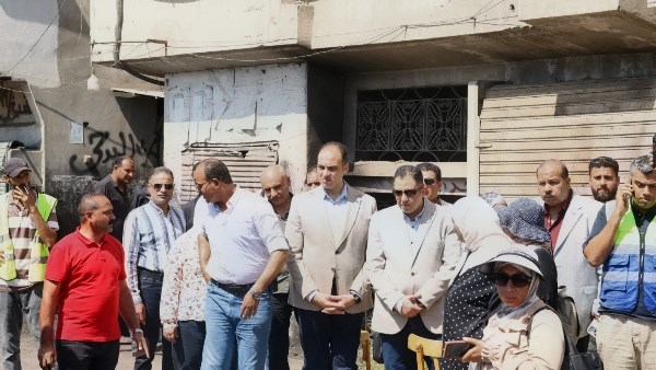نقل رئيس الوحدة المحلية لقرية الشعراء بدمياط لتدني مستوى النظافة