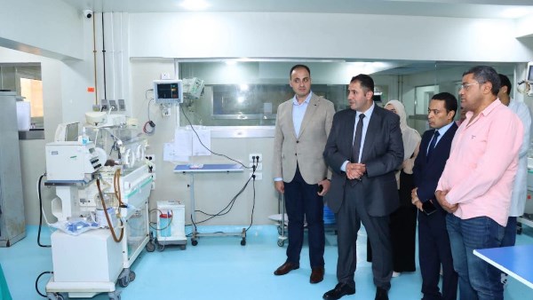 محافظ دمياط يتفقد مستشفى دمياط التخصصي للوقوف على مستوى الخدمات الطبية المقدمة للمرضى