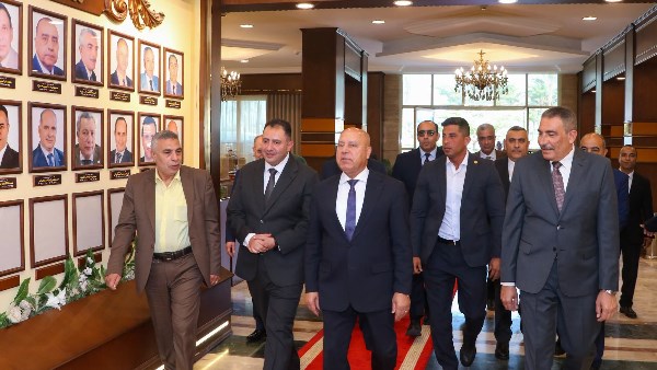 بحضور وزير النقل.. تكريم أبطال ملحمة احتواء حدث سفينة التغويز وناقلة الغاز المسال
