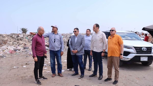 محافظ دمياط يوجه برفع المخلفات وتراكمات القمامة وسرعة إخلاء أماكن التجميع بدمياط