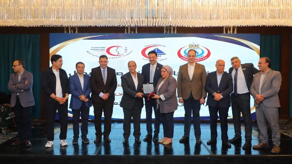 مستشفى دمياط التخصصي يحتفل بافتتاح مراكز به وتطويرها .. صور