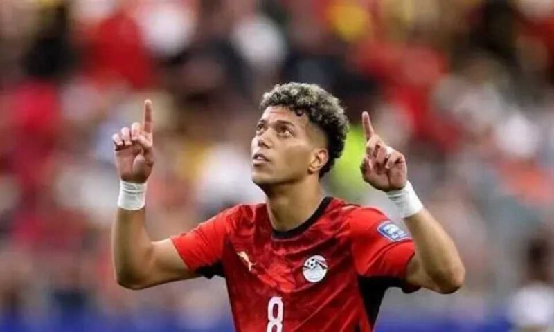 الأهلى ينتظر رد إمام عاشور على عرض التجديد التاريخى