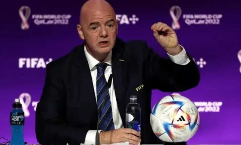 فيفا يجدد دعمه لإنفانتينو بعد أزمة المقترحات الاستثمارية ويؤكد استمراره في رئاسة الاتحاد