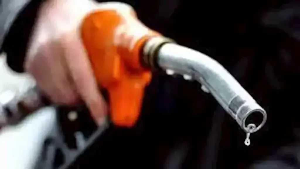 أخطاء شائعة أثناء قيادة السيارة تؤثر على استهلاك الوقود