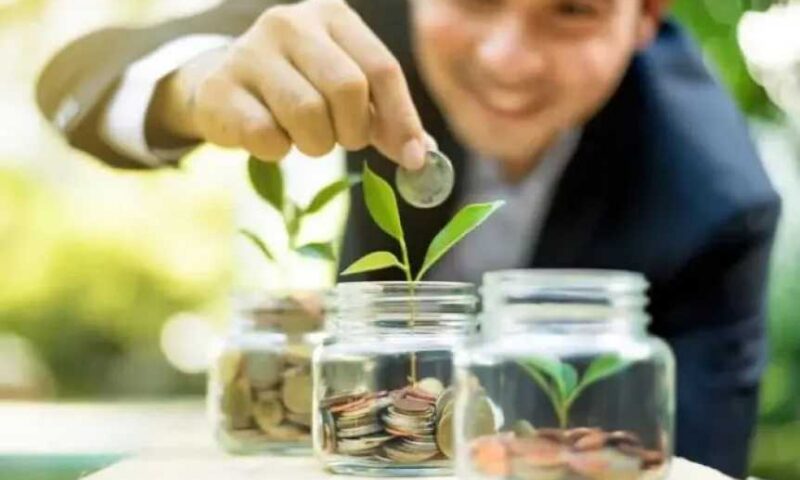 الادخار أم الاستثمار: أيهما يناسب أهدافك المالية؟