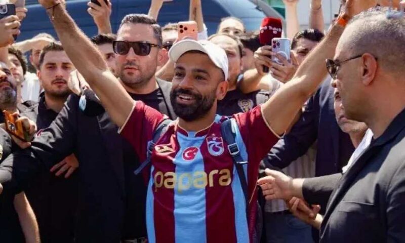 مدرب طرابزون سبور: محمد صلاح من أفضل 3 لاعبين في العالم