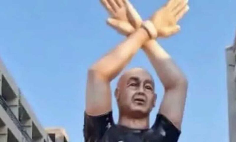 مجسم لحسام حسن في الساحل الشمالي احتفالًا بعيد ميلاد «العميد»