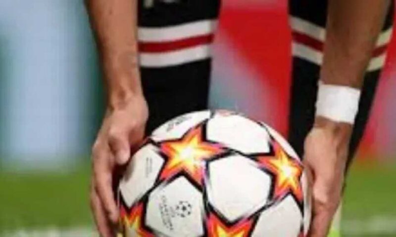 عمر عرتن يكتب التاريخ.. أول حكم غير أوروبي يدير السوبر الأوروبي