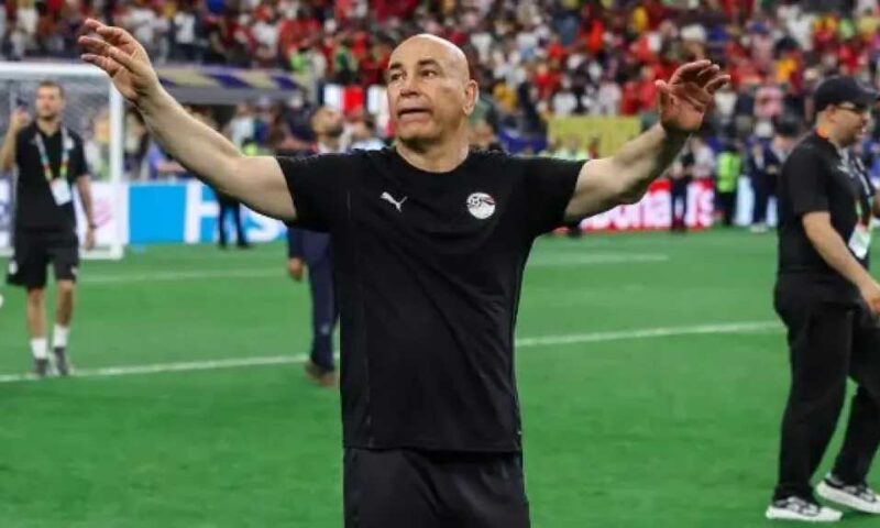 أحمد شوبير يكشف حقيقة تغيير جهاز حسام حسن في منتخب مصر