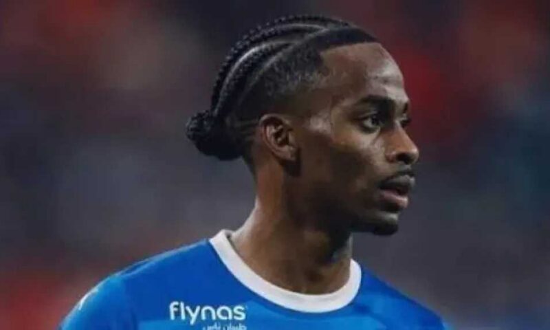 سامرفيل يتعرض للانتقادات بعد ظهوره الأول مع الهلال أمام الفيصلي