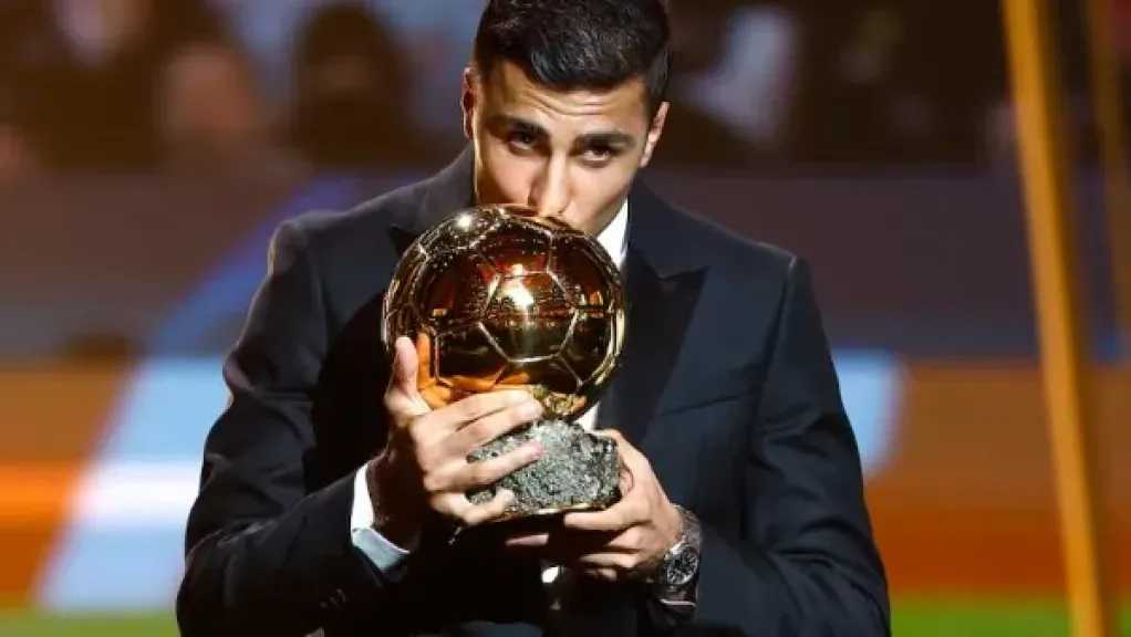 برشلونة يقترب من حسم صفقة رودري بعد تقدم المفاوضات مع مانشستر سيتي