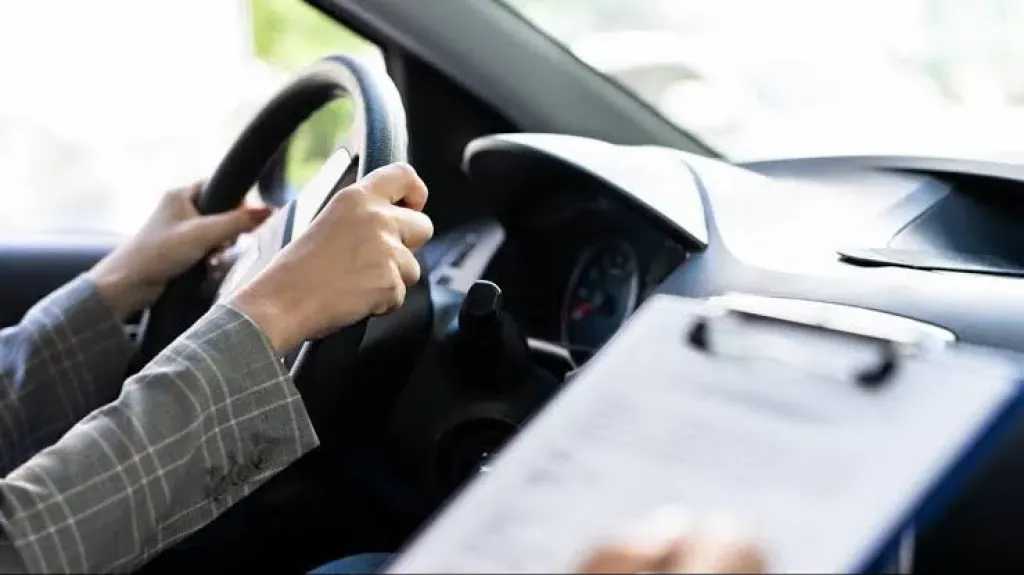 تجديد رخصة السيارة إلكترونيًا: الأوراق والخطوات