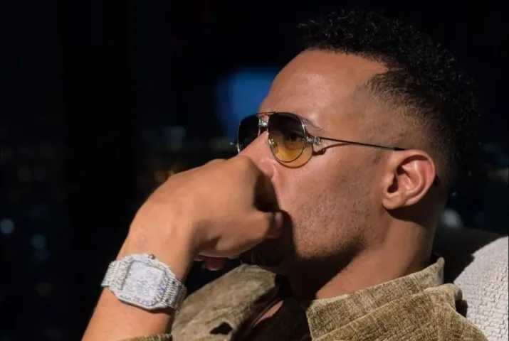 محمد رمضان يبحث عن سيدة مسنة لفتت أنظاره في حفله بالساحل الشمالي