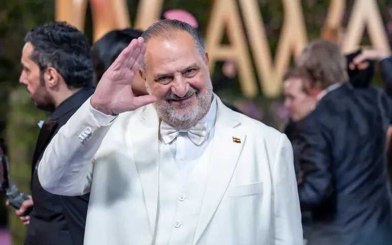 خالد الصاوي يطمئن جمهوره بعد صورة المستشفى.. ويكشف حقيقة خضوعه لعملية جراحية