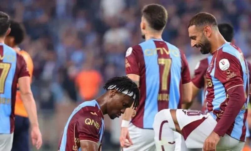 محمد صلاح يصل إلى 250 هدفًا مع الأندية بعد ثنائيته أمام باشاك شهير