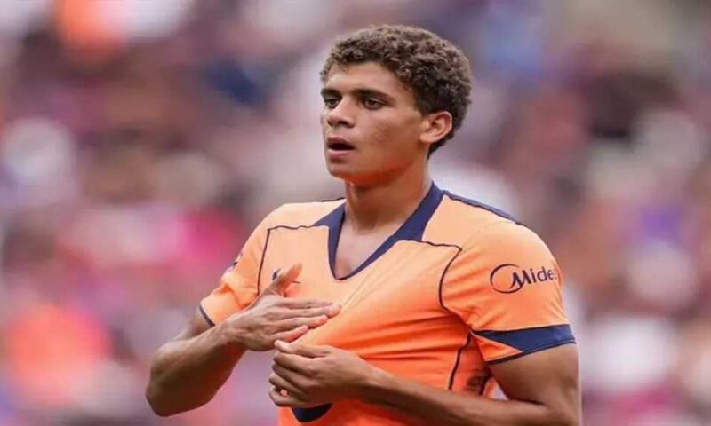 حمزة عبد الكريم على مقاعد البدلاء.. تشكيل برشلونة أمام إلتشي في الدوري الإسباني