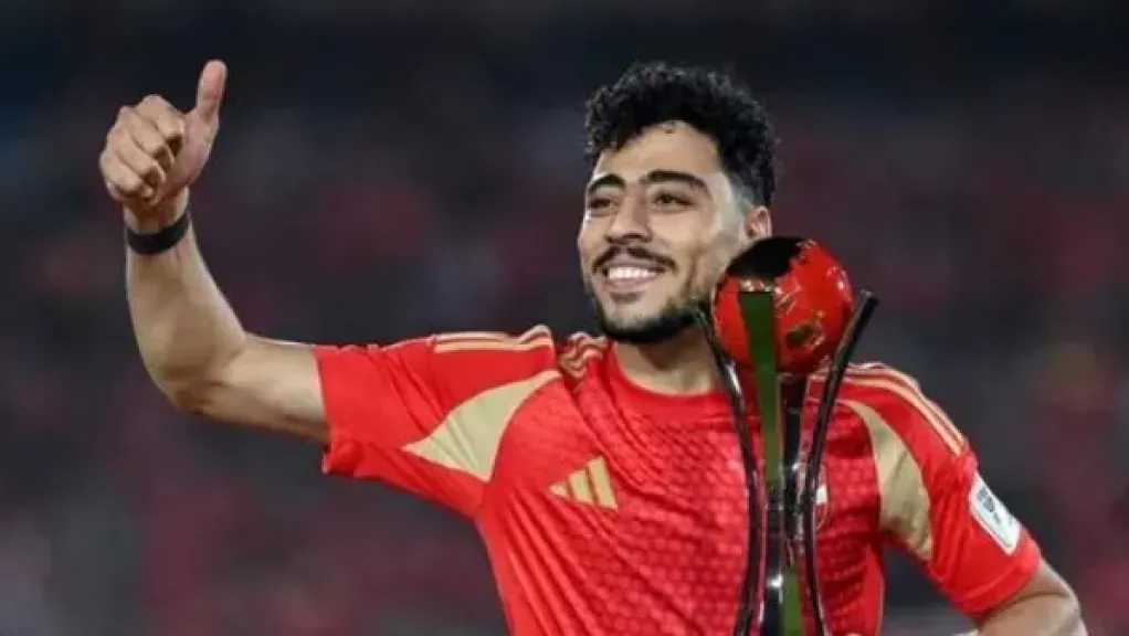 أكرم توفيق يرد على هتاف جماهير الأهلي: القلعة الحمراء شرف ليا