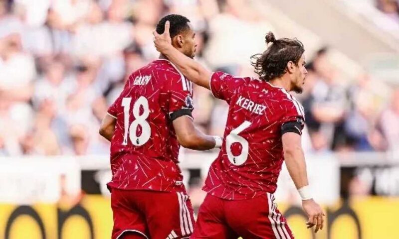 أين يمكنني مشاهدة مباراة ليفربول ضد نوتنجهام فورست بث مباشر عبر القنوات الرسمية؟