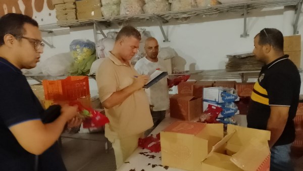 ضبط مصنع غير مرخص لحلوى المولد بالقليويية والتحفظ على 18.4 ألف قطعة و650 كيلو من مستلزمات الإنتاج