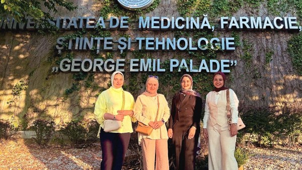 ضمن برنامج التبادل الطلابي .. طلاب جامعة بنها يواصلون تدريبهم الإكلينيكي والتخصصي في رومانيا