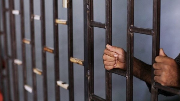 دخل من الشفاط .. كشف غموض سرقة محل مشغولات ذهبية بالعبور