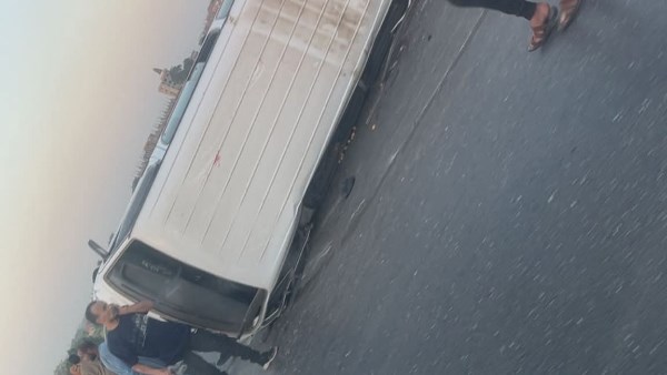 مصرع شخص وإصابة 8 آخرين في انقلاب ميكروباص بطريق شبرا بنها الحر