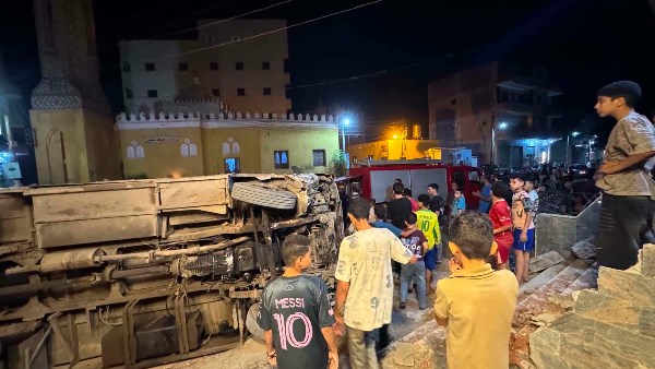 وفاة والد عريس وإصابة 3 في حادث انقلاب أتوبيس بخط «طنطا – شبشير» بالغربية
