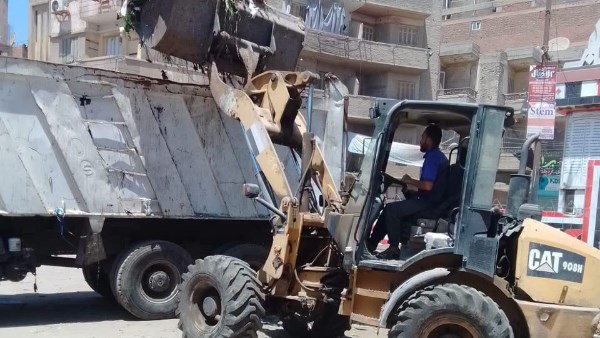 رفع 935 طنًا من بؤر المخلفات والتراكمات التاريخية في يوم واحد بمراكز ومدن وأحياء الغربية