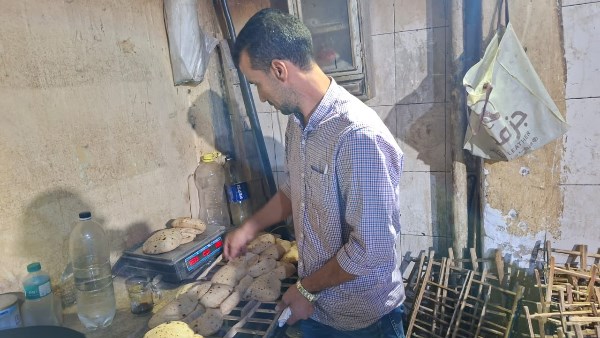 استجابةً لشكاوى أهالينا الفورية.. 25 محضرًا خلال حملات رقابية على مخابز بطنطا