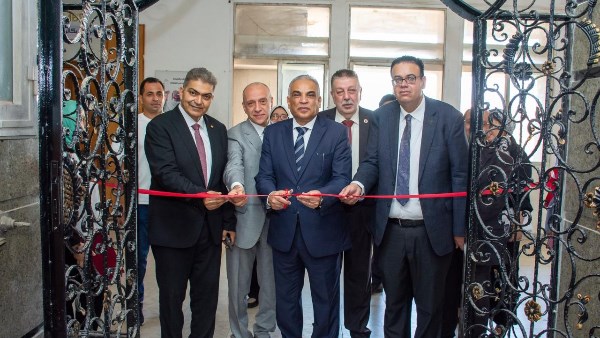 رئيس جامعة طنطا يفتتح أعمال تطوير ورفع كفاءة قاعة المؤتمرات الرئيسية ومعامل “الهستولوجيا”