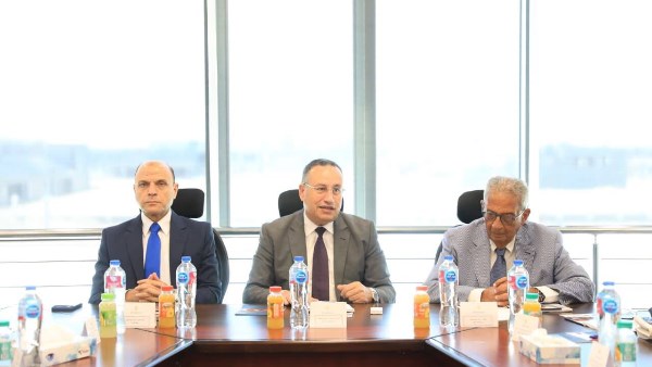 محافظ الغربية يشارك في الجلسة الإجرائية لمجلس أمناء جامعة طنطا الأهلية