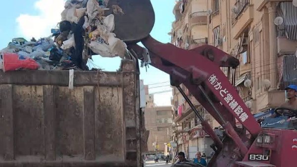رفع 945 طنًا من بؤر المخلفات والتراكمات التاريخية في يوم واحد بمراكز ومدن وأحياء الغربية