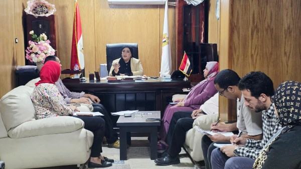 «صحة الغربية» تبحث آليات انتظام العمل وصرف المستحقات وتشكّل لجنة لمتابعة المنشآت الصحية | صور