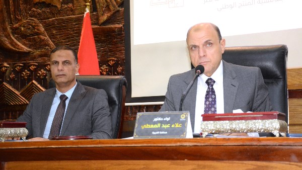 محافظ الغربية يلتقي أصحاب مصانع وشركات الغزل والنسيج ويضع خطة متكاملة للنهوض بالصناعة
