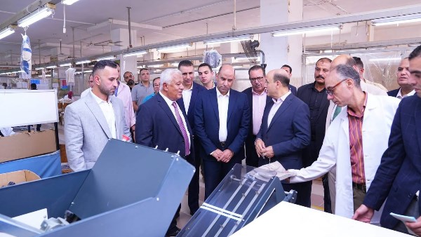 من قلب قلعة الصناعة المصرية..وزير العمل ومحافظ الغربية يتفقدان مصانع الغزل والنسيج والملابس الجاهزة بالمحلة الكبرى