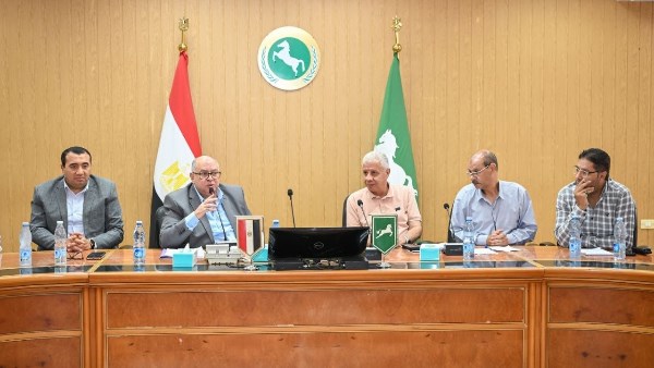 الشرقية تناقش منظومة النظافة ووضع خطة متكاملة للحفاظ على البيئة