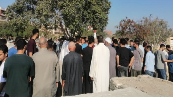 توفت ليلة زفافها بالإسماعيلية.. جنازة مهيبة لعروس الشرقية بمشاركة الآلاف