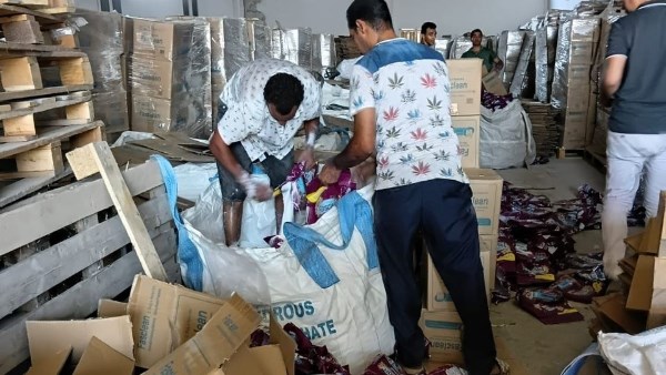 تموين الشرقية يضبط 165 طن منظفات غير صالحة للإستخدام المنزلي بمدينة بلبيس