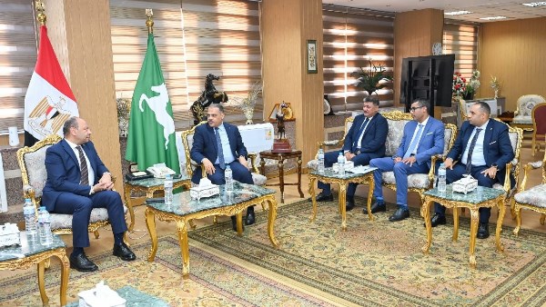 الشرقية تناقش تنفيذ مشروع توصيل الغاز الطبيعي بمنطقة الصيادين