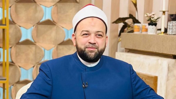 هل يجوز صلاة سنة الظهر القبلية 4 ركعات متصلة؟.. يسرى عزام يجيب