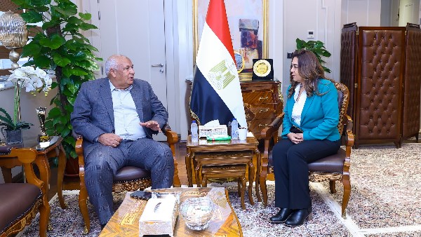 تقديم كافة أوجه الدعم .. تفاصيل لقاء وزيرة التنمية المحلية والبيئة مع محافظ مطروح