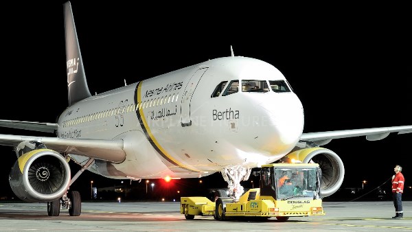إغلاق مفاجئ للأجواء.. هبوط اضطراري لطائرة متجهة من شرم الشيخ إلي موسكو