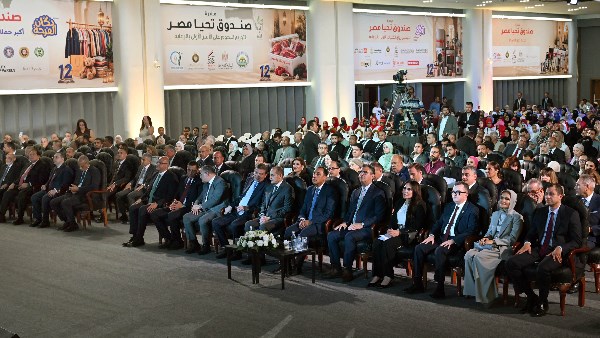 خلال احتفالية تحيا مصر ..”مدبولي” يعلن تخصيص 100 رحلة عمرة لوالدي ضحايا ومصابي حادث الإسماعيلية.. 200 للأسر الأوْلى بالرعاية